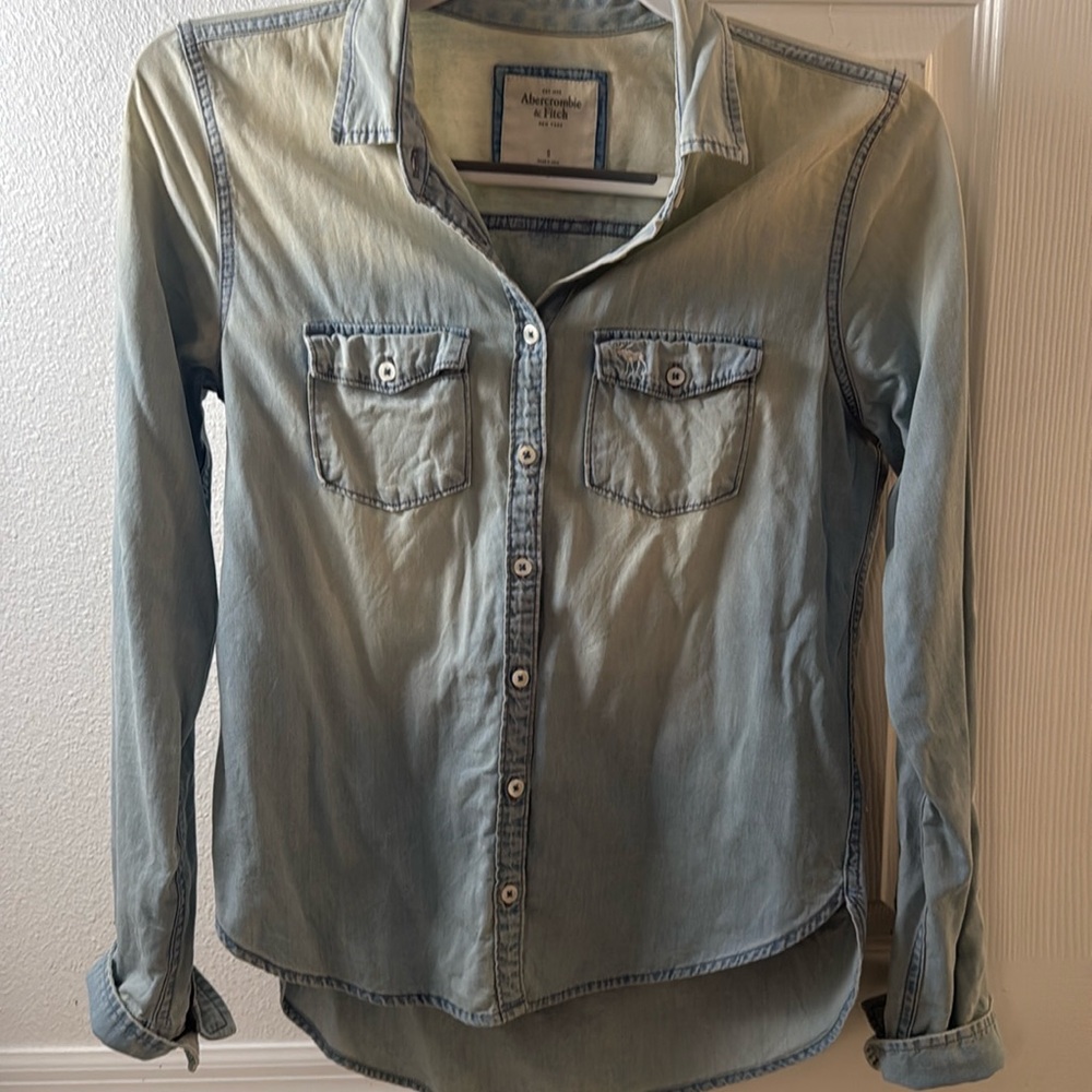 Abercrombie & Fitch Ombré Denim Button-Up Shirt - Size Small